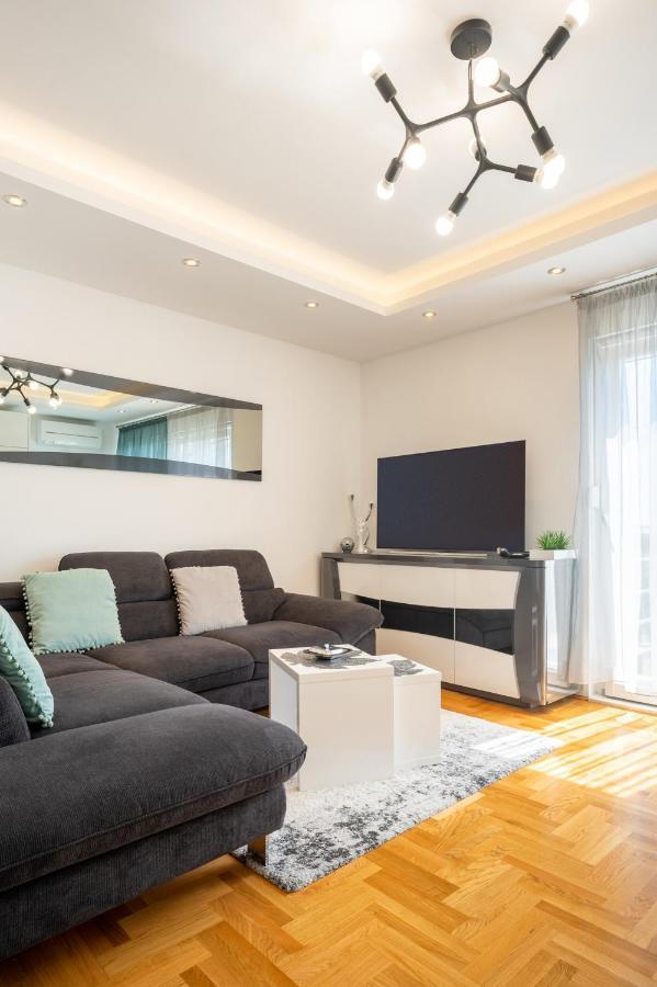 Apartment Tikvarin, Kastel Kambelovac Kaštela Екстериор снимка