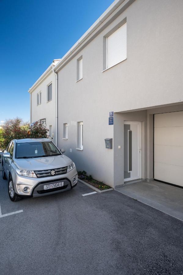 Apartment Tikvarin, Kastel Kambelovac Kaštela Екстериор снимка