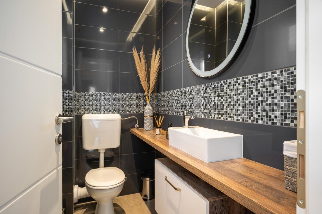 Apartment Tikvarin, Kastel Kambelovac Kaštela Екстериор снимка