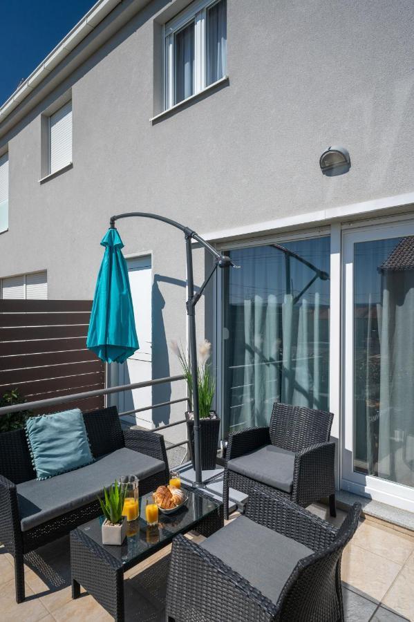 Apartment Tikvarin, Kastel Kambelovac Kaštela Екстериор снимка
