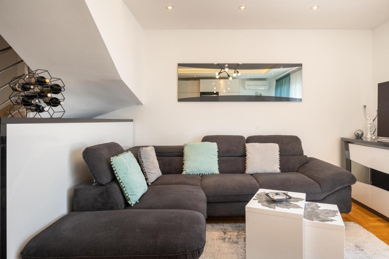 Apartment Tikvarin, Kastel Kambelovac Kaštela Екстериор снимка