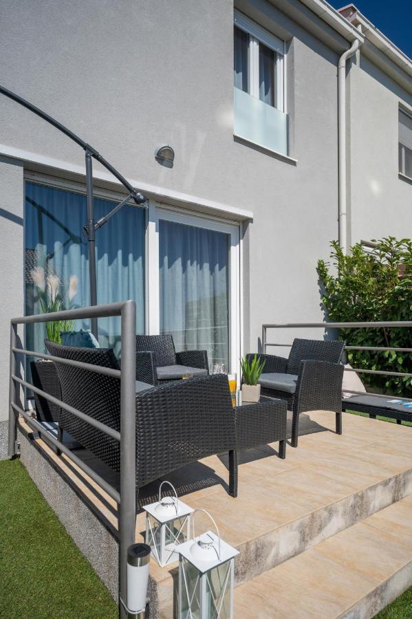 Apartment Tikvarin, Kastel Kambelovac Kaštela Екстериор снимка