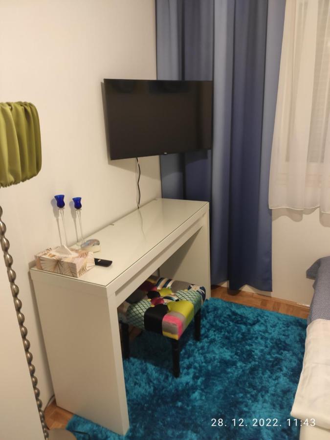 Apartment Tikvarin, Kastel Kambelovac Kaštela Екстериор снимка
